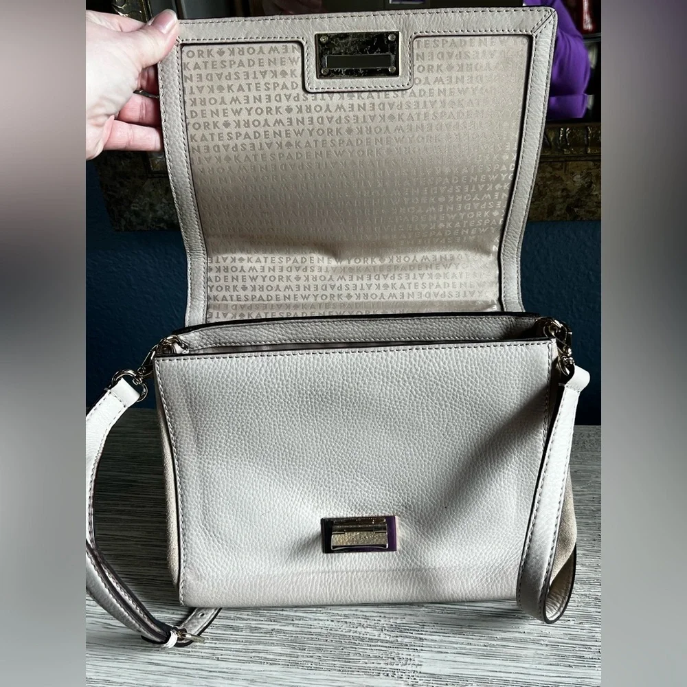 ♠️Kate Spade♠️ Light Beige Leather Crossbody Bag